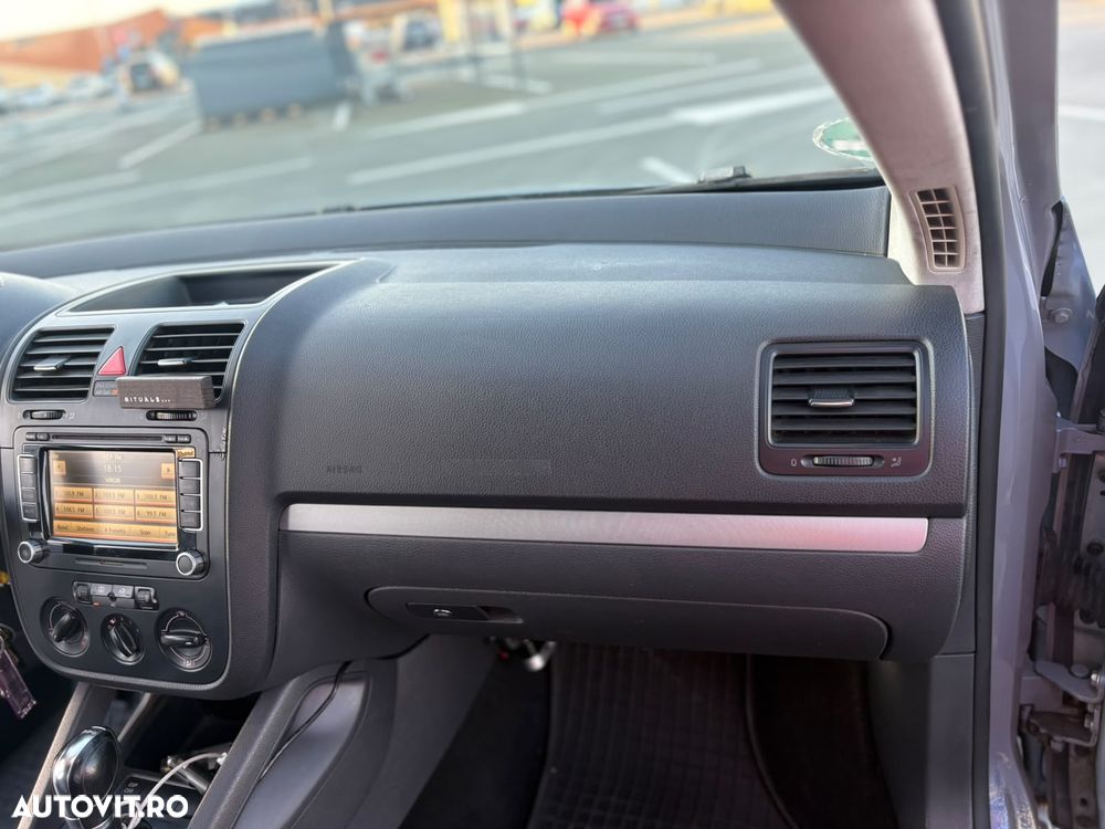 Volkswagen Jetta - 24