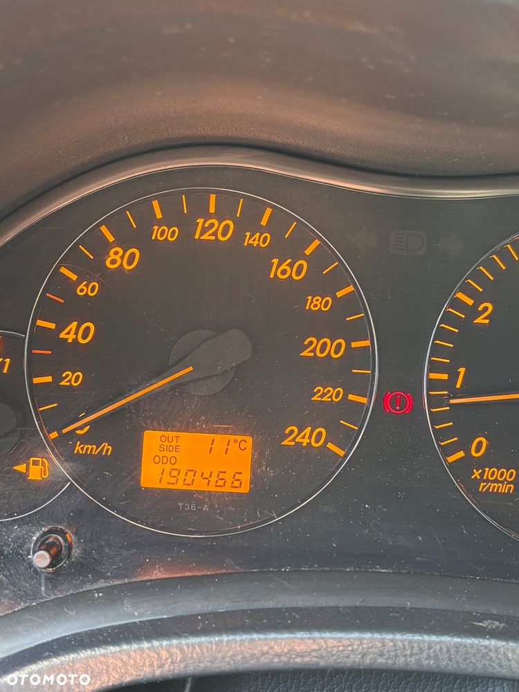 Toyota Avensis 2.0 VVT-i Executive - 12