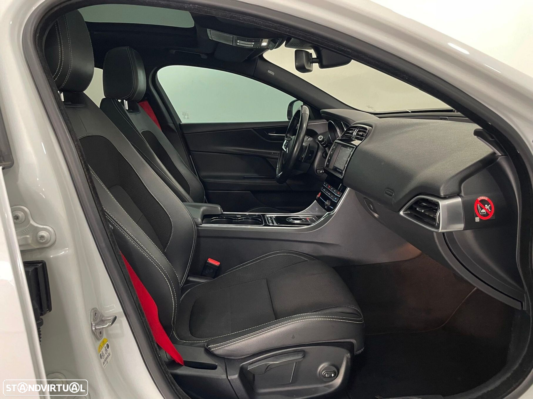 Jaguar XE 2.0 D R-Sport Aut. - 21