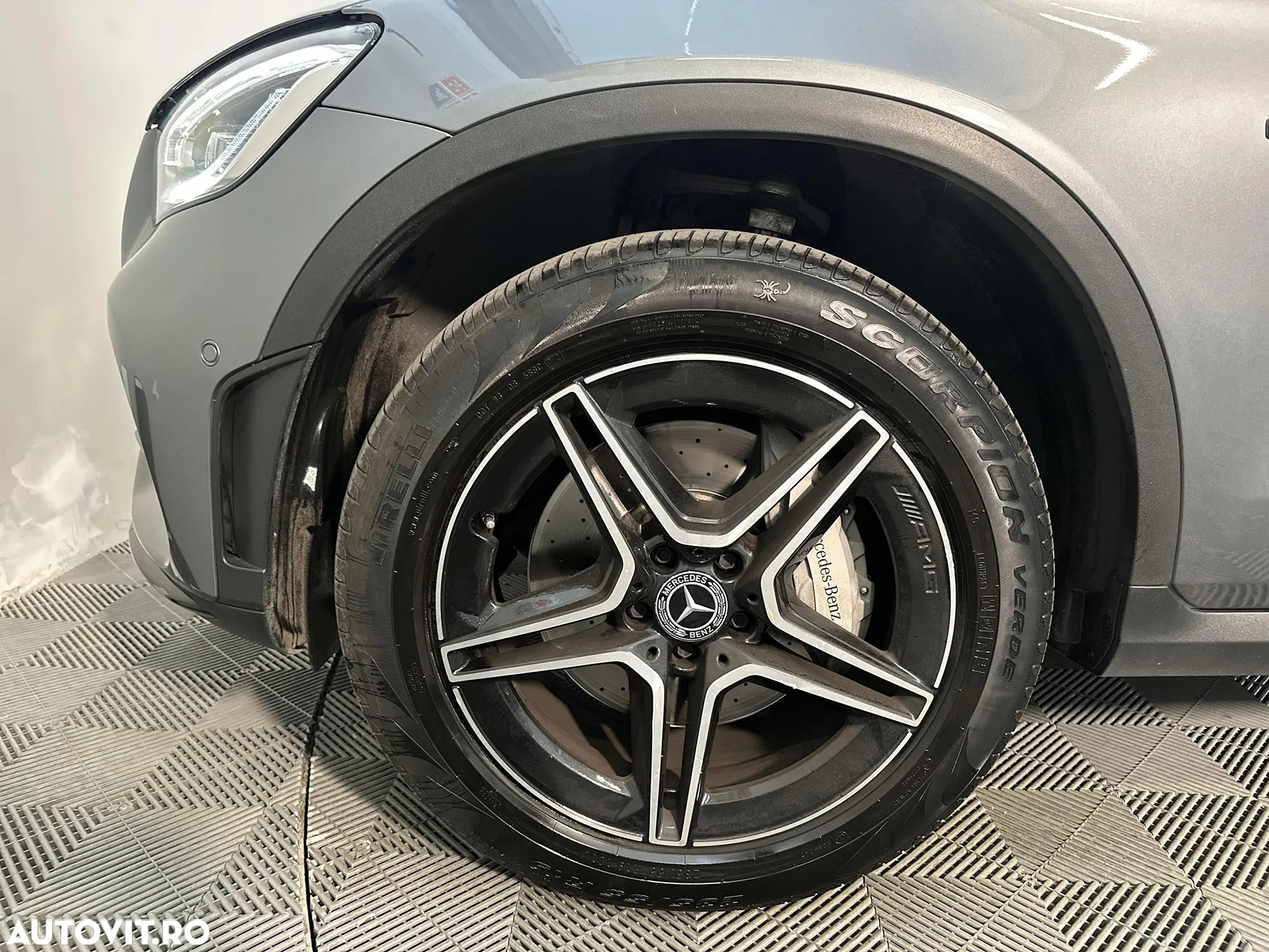 Mercedes-Benz GLC Coupe ver-300-e-4matic-9g--tronic-amg-line - 13