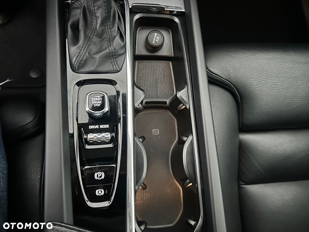 Volvo XC 60 D3 Geartronic Momentum - 38