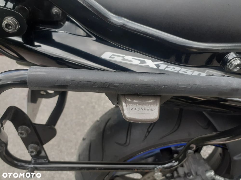 Suzuki GSX - 7