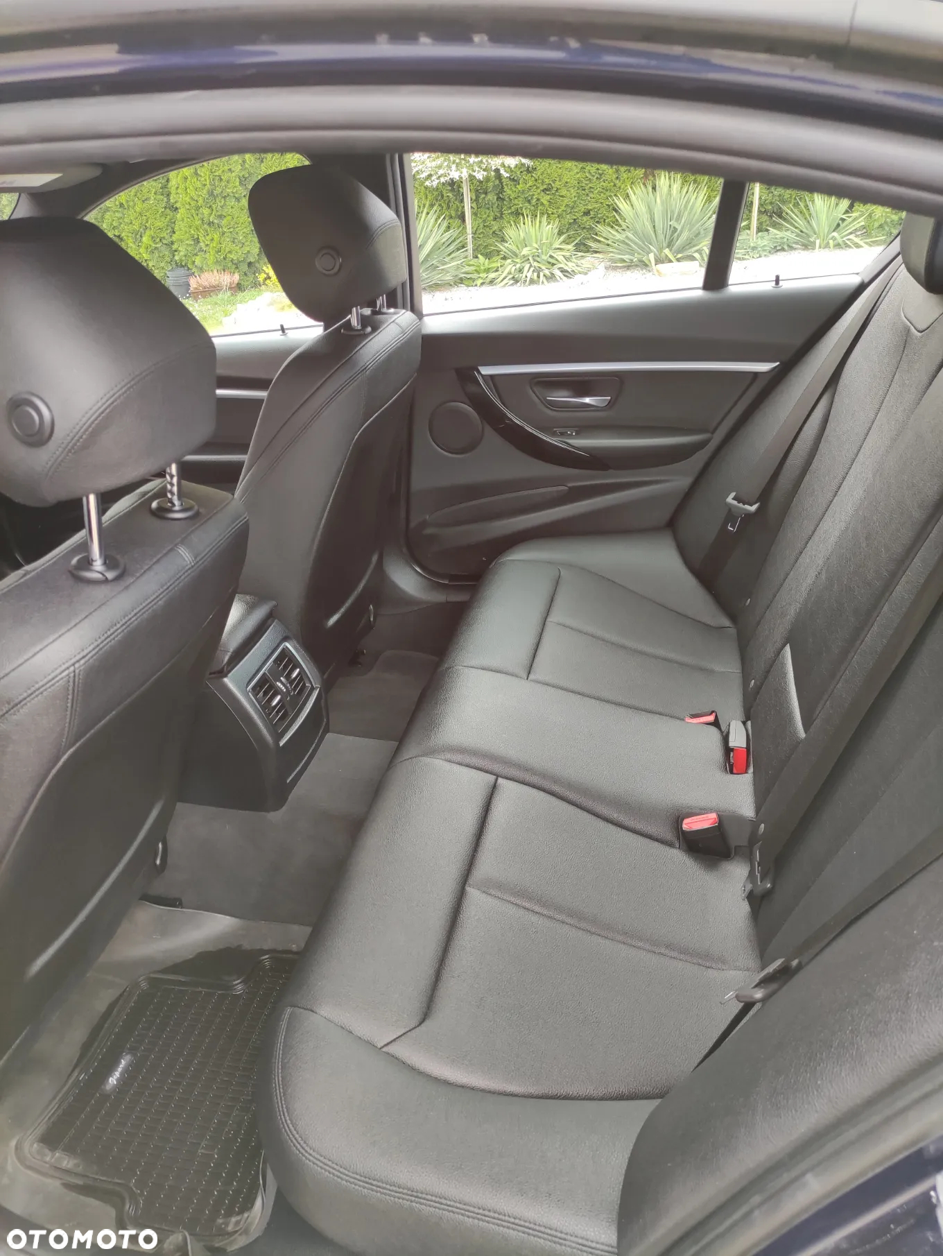 BMW Seria 3 330i Touring Sport Line - 14
