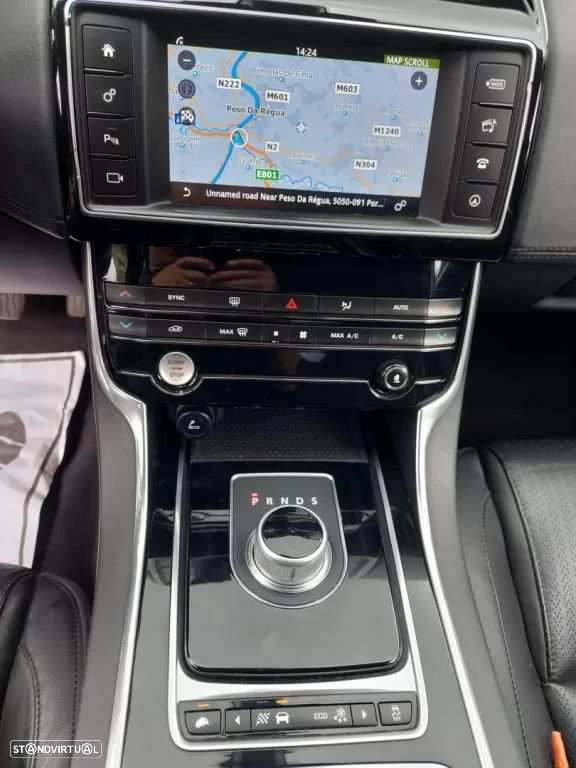Jaguar XE 2.0 D Portfolio Aut. - 6