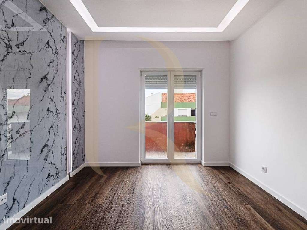Apartamento T3 inserido no 1º andar totalmente REMODELADO em Paio P... - Grande imagem: 2/32