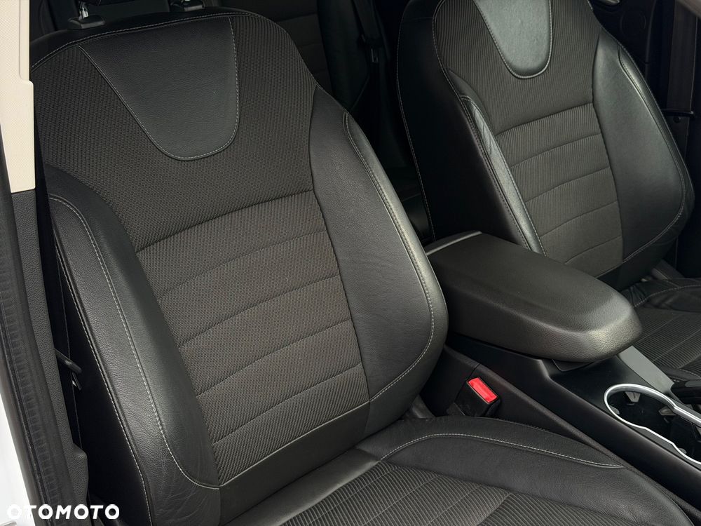 Ford Kuga 2.0 TDCi 4x4 ST-Line - 41