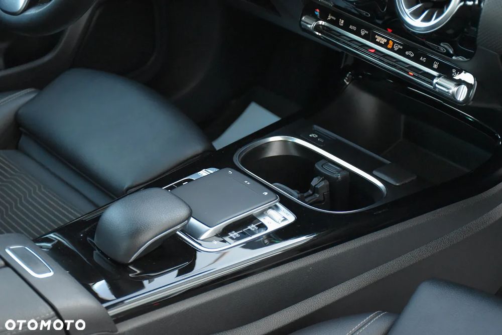 Mercedes-Benz Klasa A 250 e 8G-DCT Progressive Advanced - 28