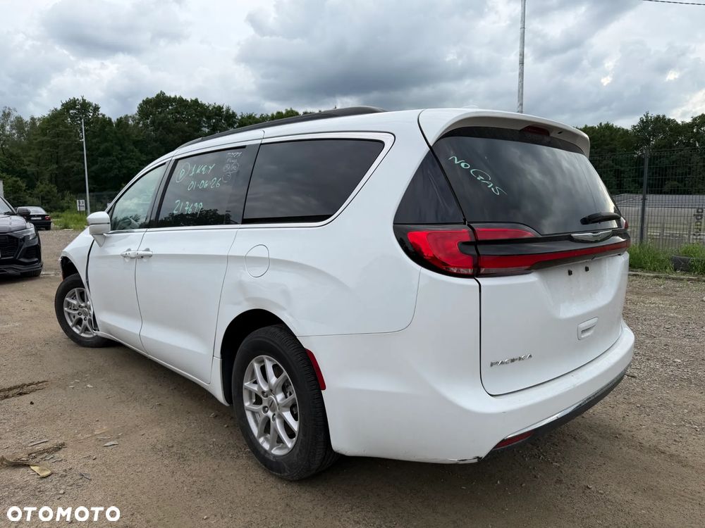 Chrysler Pacifica - 3