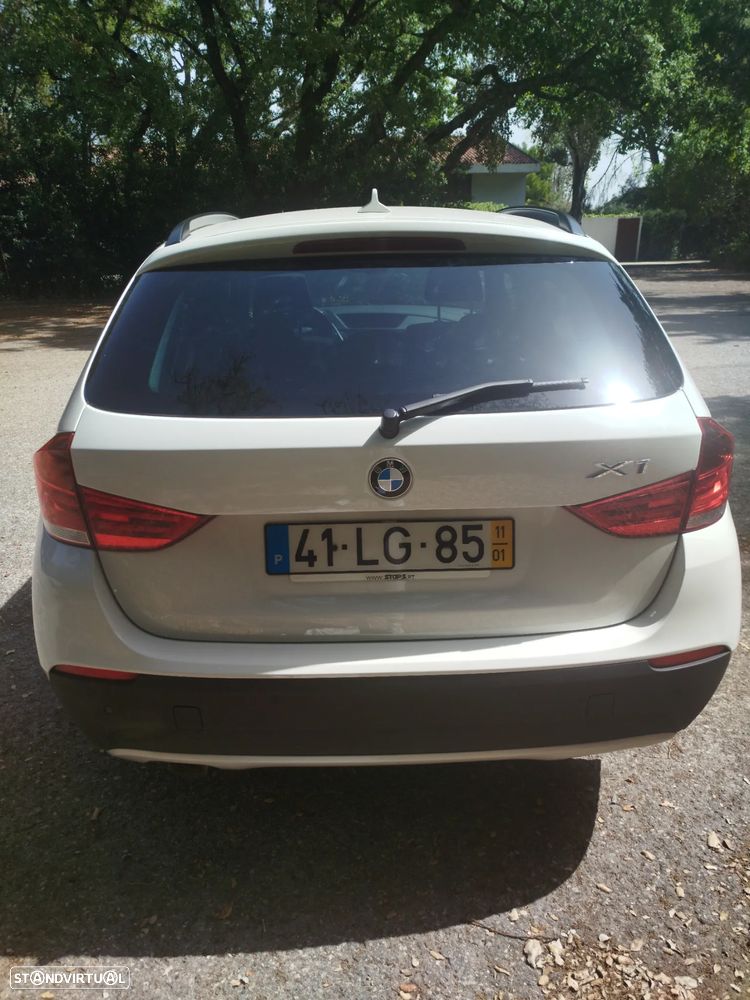 BMW X1 18 d sDrive Auto Line Sport - 3