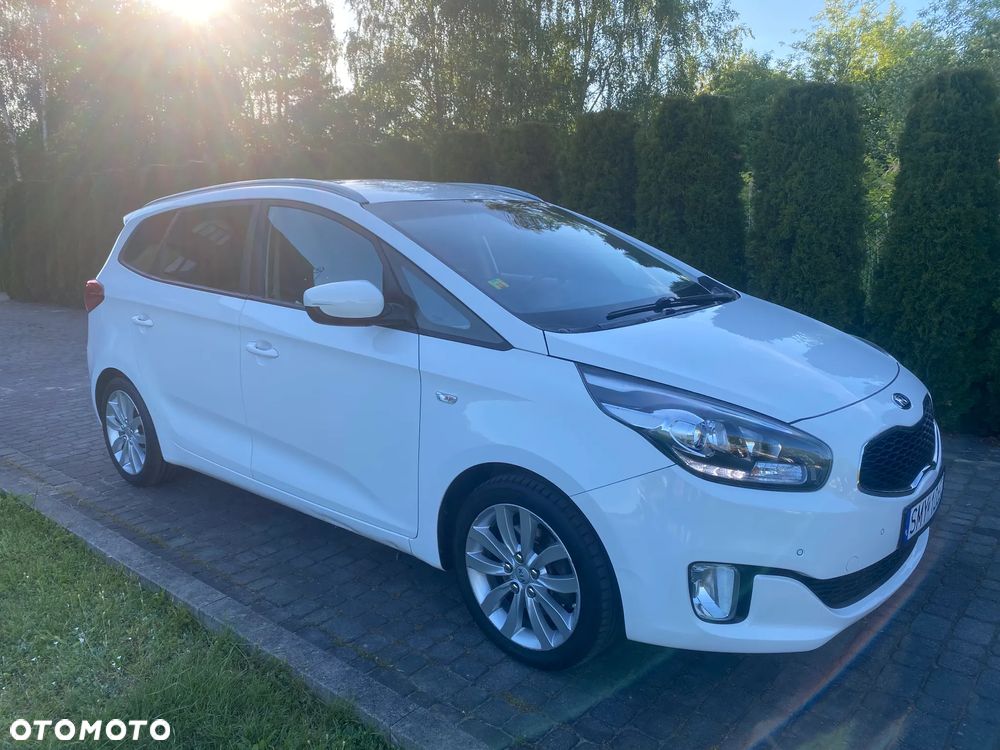 Kia Carens 1.7 CRDi 141 Dream Team Edition - 4