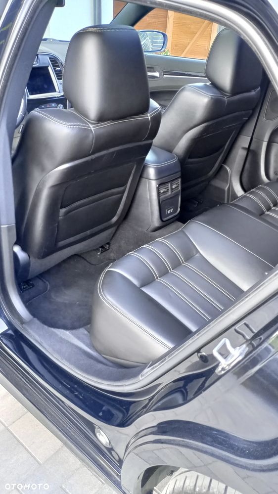 Chrysler 300s - 22