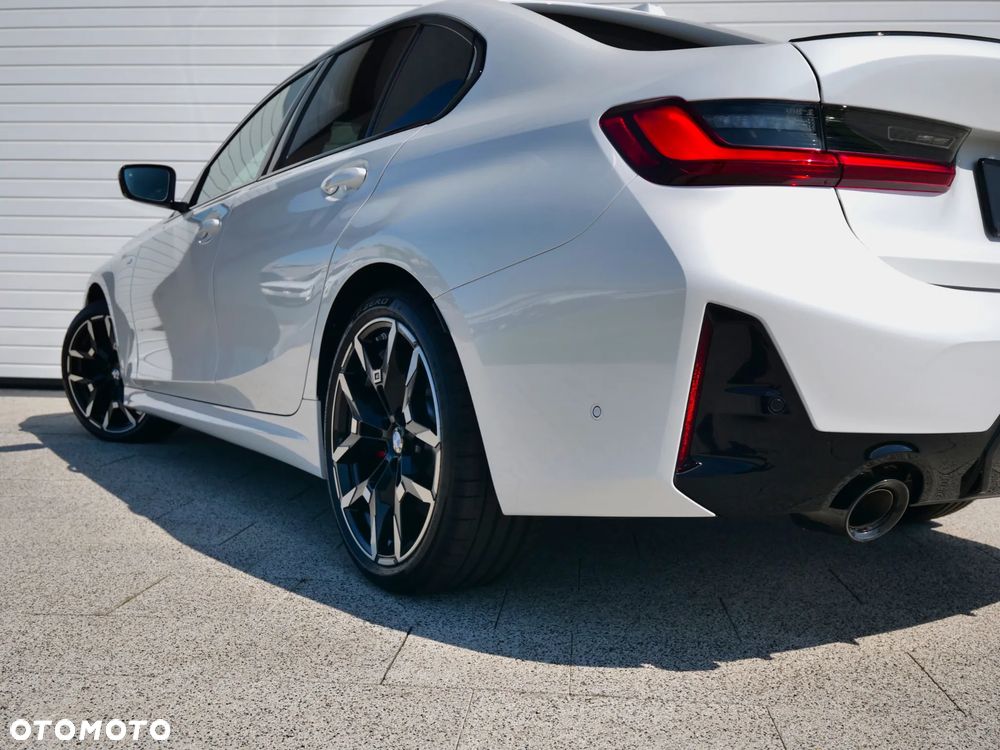 BMW Seria 3 320d xDrive mHEV M Sport sport - 13