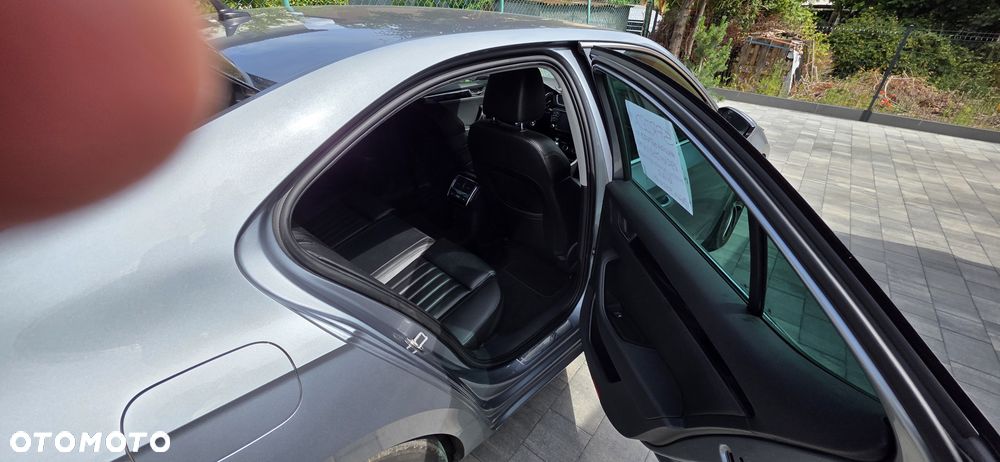 Skoda Superb 2.0 TDI 4x4 L&K DSG - 12