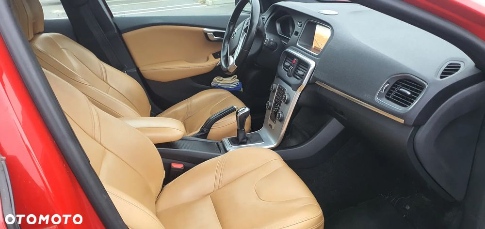 Volvo V40 D2 Inscription - 8