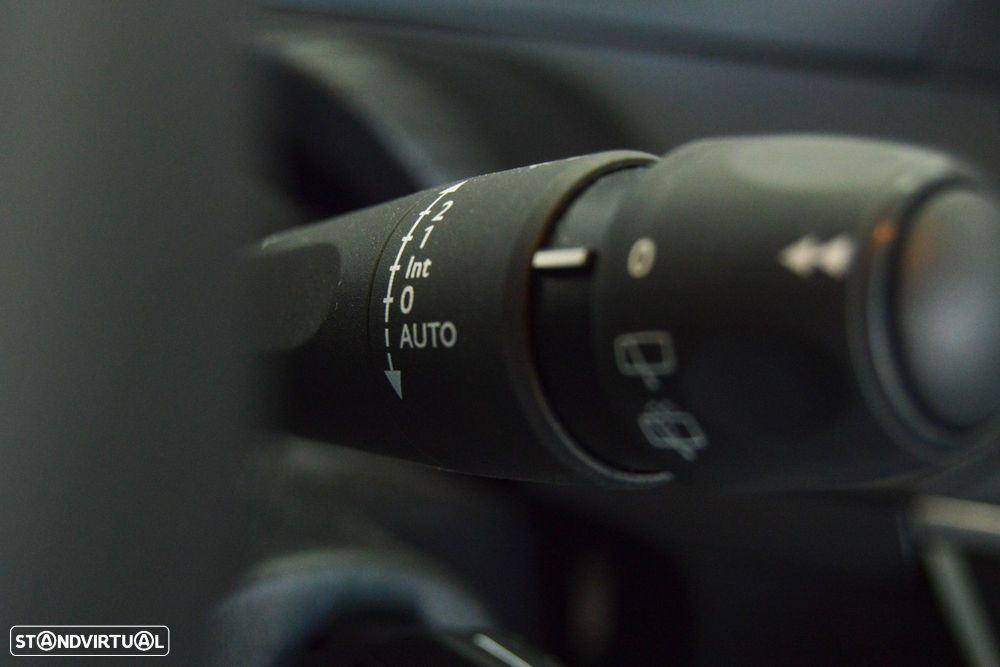 Peugeot 208 1.2 Hybrid Allure e-DCS6 - 37