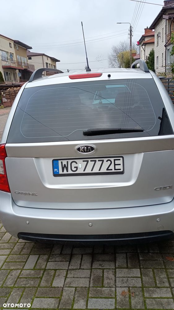 Kia Carens - 4
