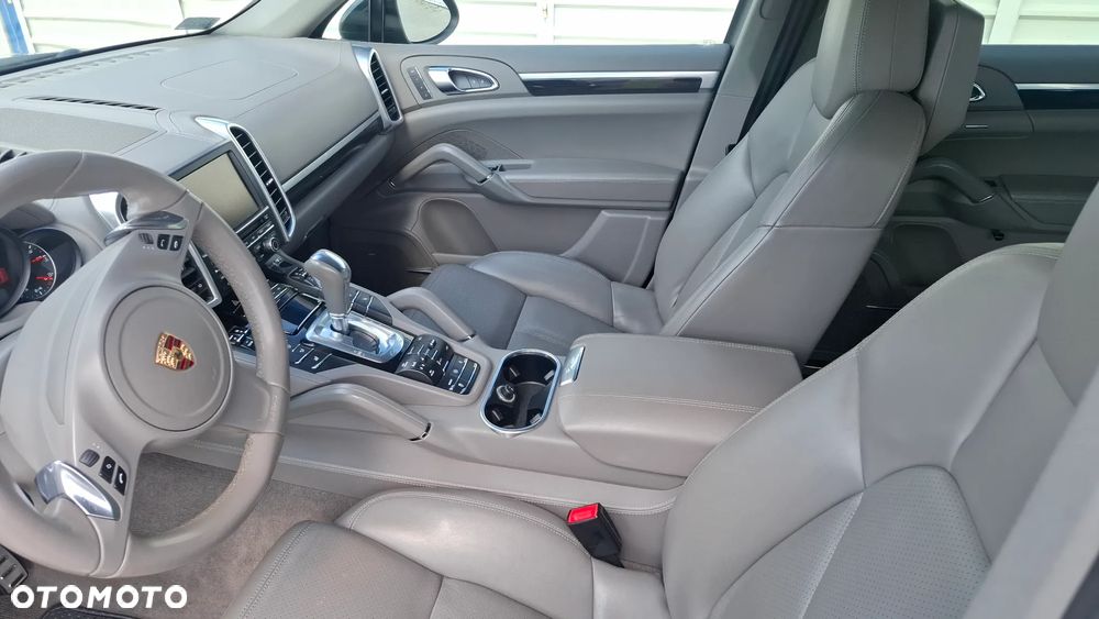 Porsche Cayenne - 9