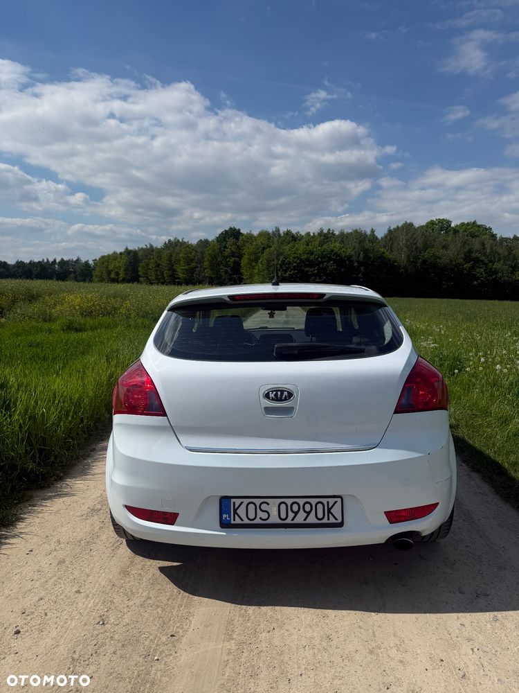 Kia Ceed 1.6 L - 2
