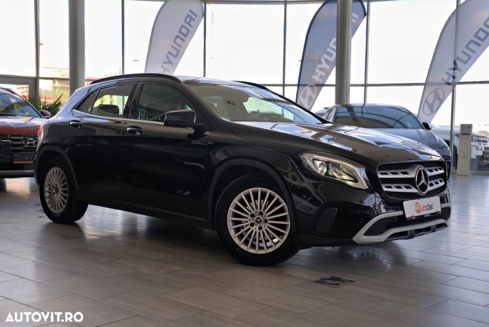 Mercedes-Benz GLA 200 d 4MATIC Aut. - 24