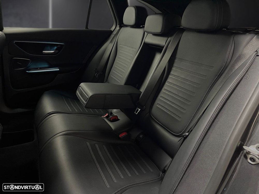 Mercedes-Benz C 300 e AMG Line - 36