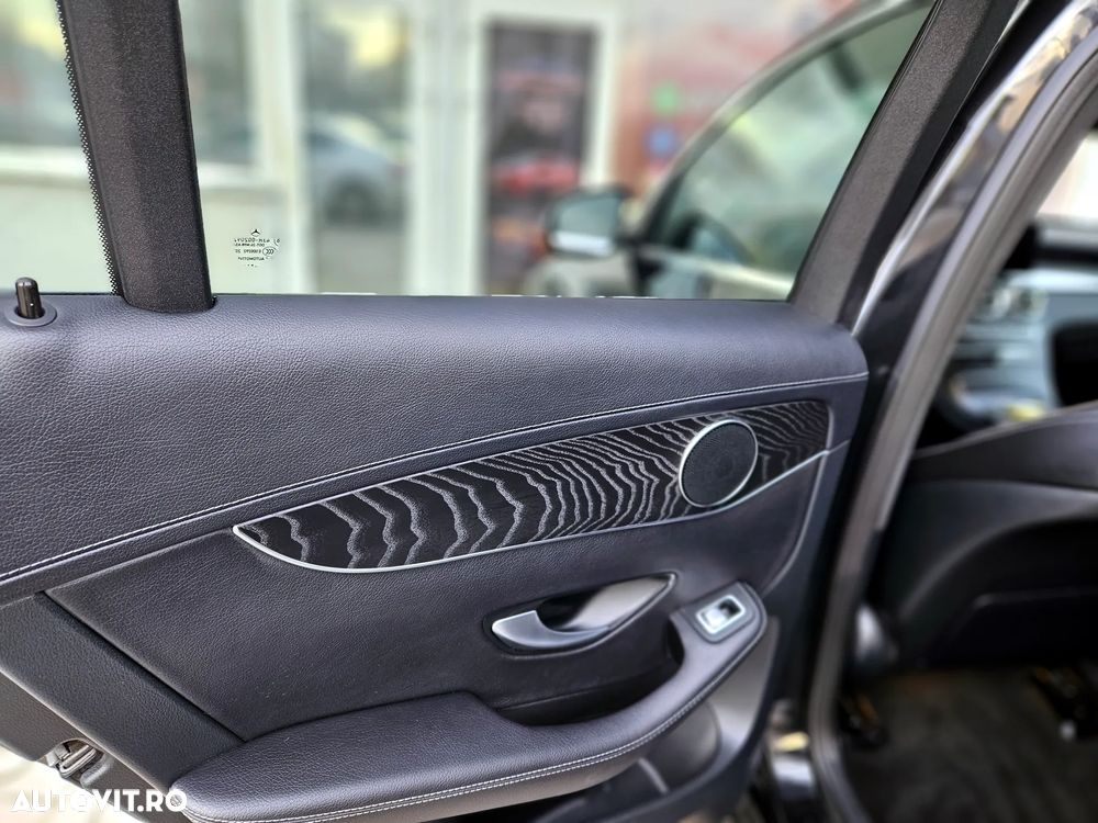 Mercedes-Benz GLC Coupe 300 de 4Matic 9G-TRONIC - 35