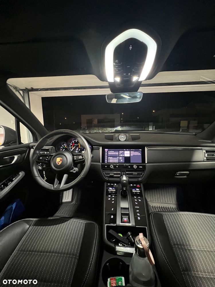 Porsche Macan T - 12
