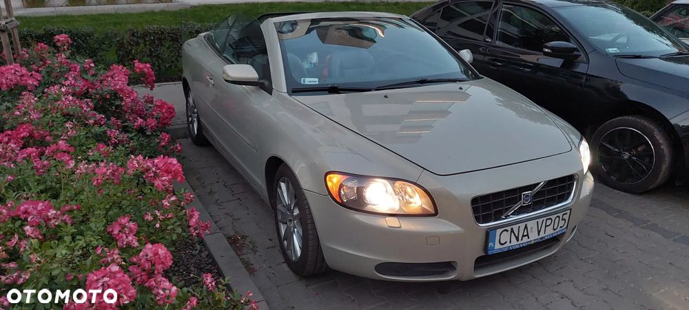Volvo C70 2.4D5 Momentum - 1