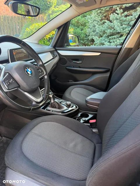 BMW Seria 2 216d - 6