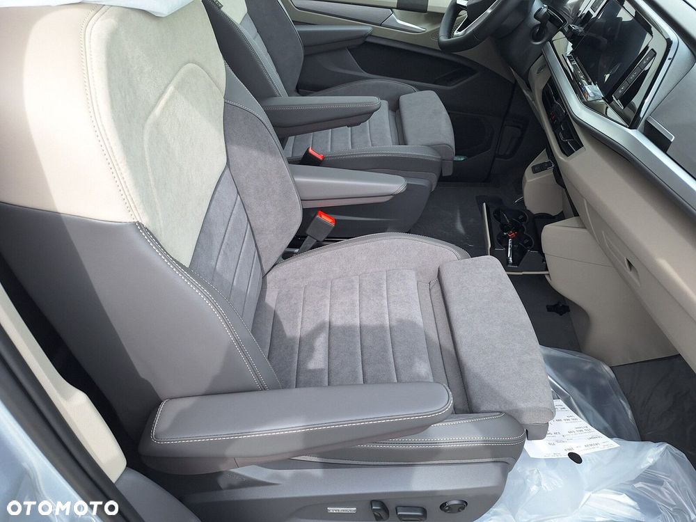 Volkswagen Multivan - 13