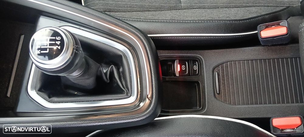 Renault Clio 1.0 TCe Evolution - 23