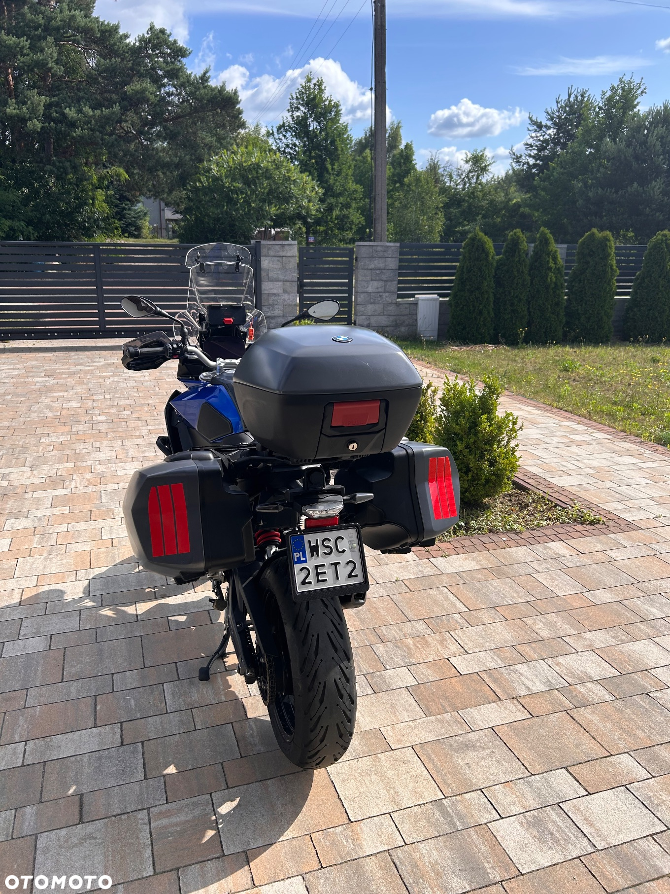 BMW F - 9