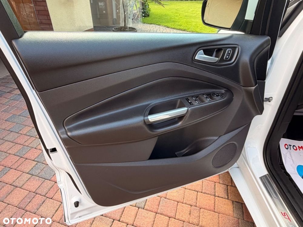 Ford Kuga - 17