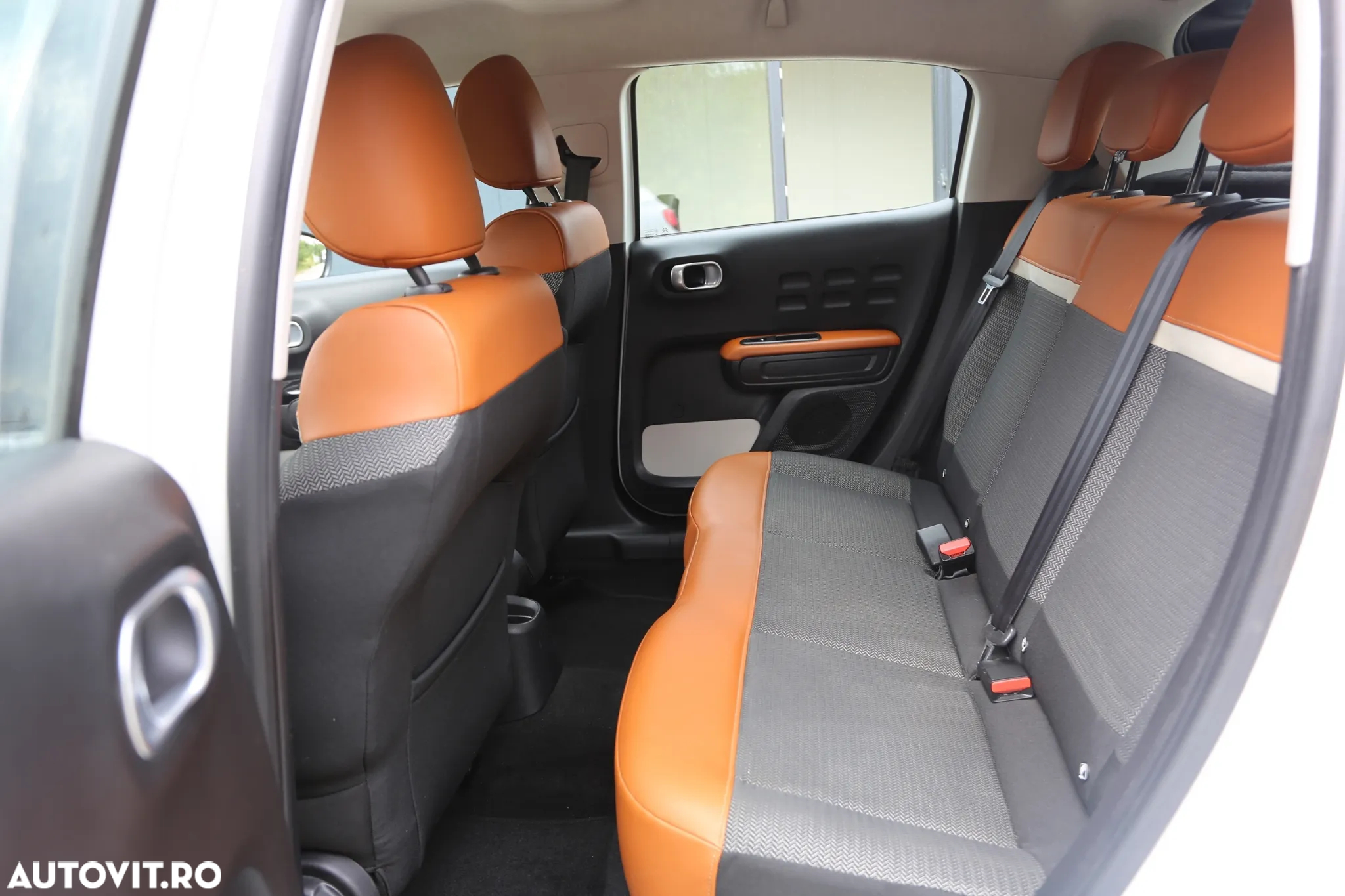 Citroën C3 1.2 PureTech BVM Shine - 8