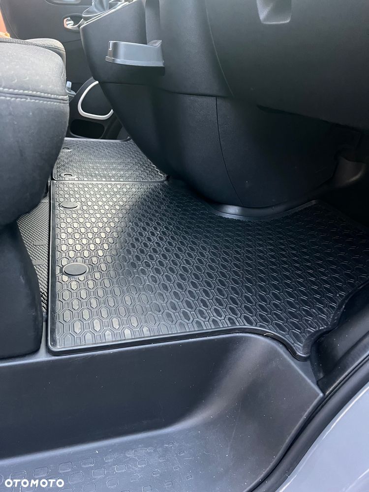 Opel Vivaro - 10