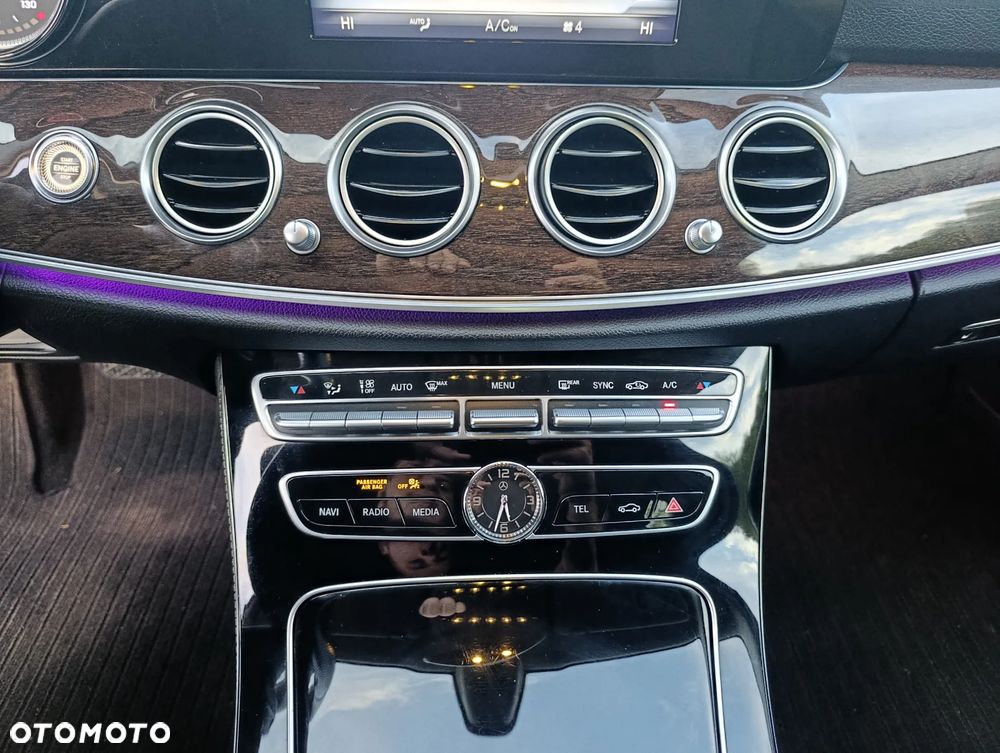 Mercedes-Benz Klasa E 220 d 9G-TRONIC Avantgarde - 22