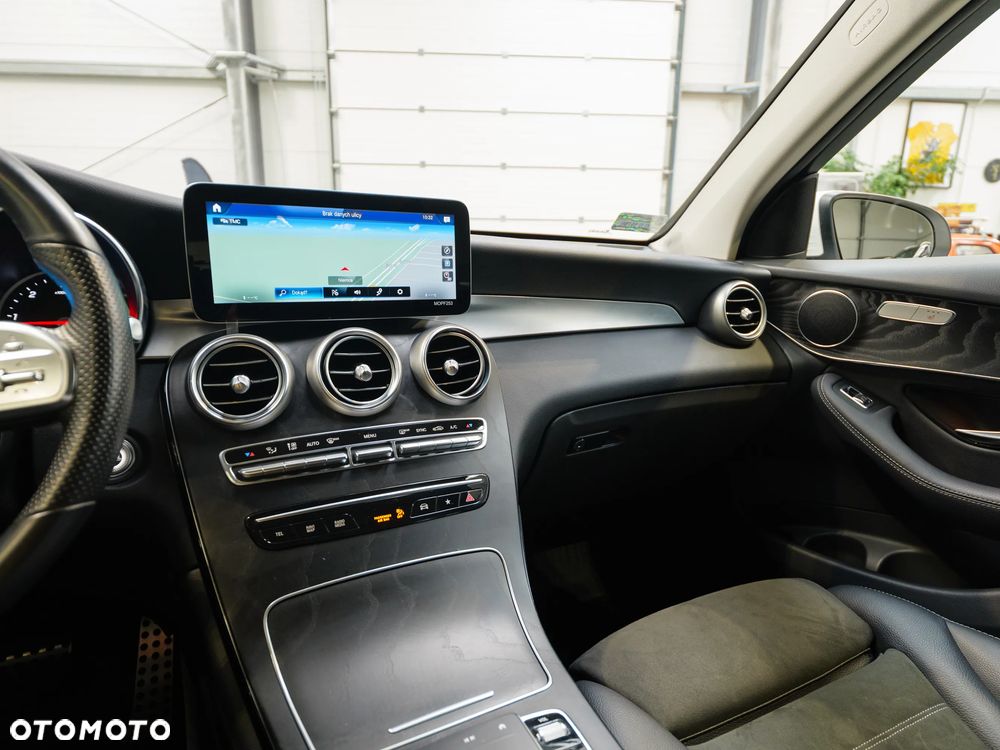 Mercedes-Benz GLC 200 d 4Matic 9G-TRONIC AMG Line - 26