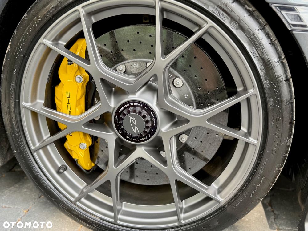 Porsche 718 Spyder - 31
