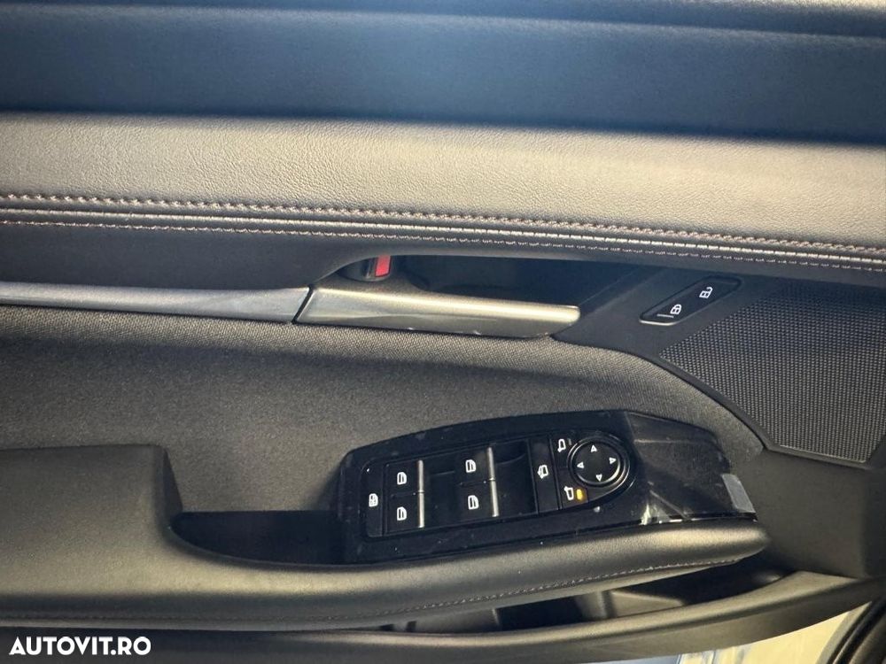 Mazda 3 e-SKYACTIV-G 140 M HYBRID PRIME-LINE - 8