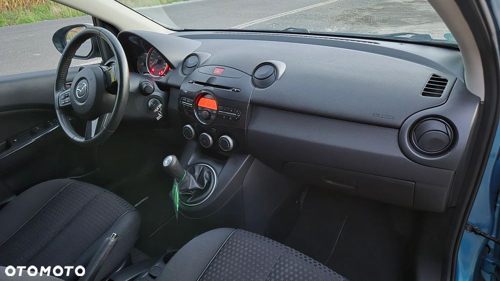 Mazda 2 - 23