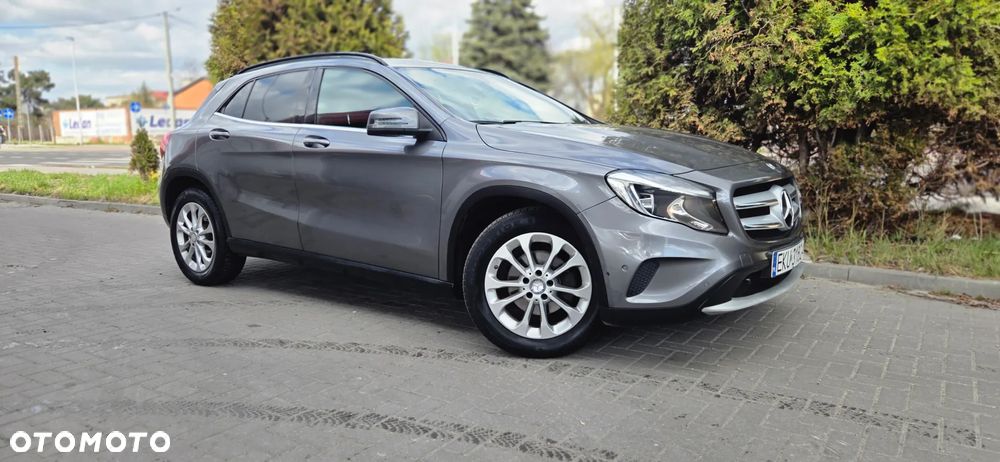Mercedes-Benz GLA - 4