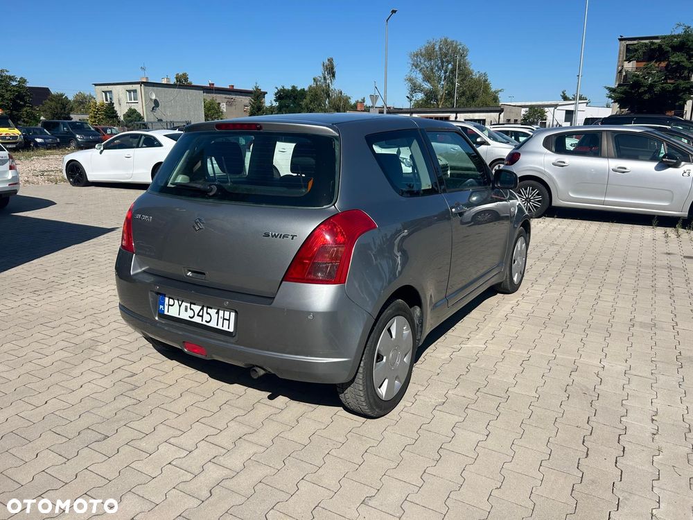 Suzuki Swift 1.3 Club - 5