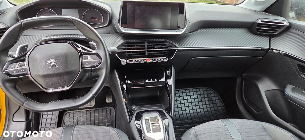 Peugeot 208 - 12