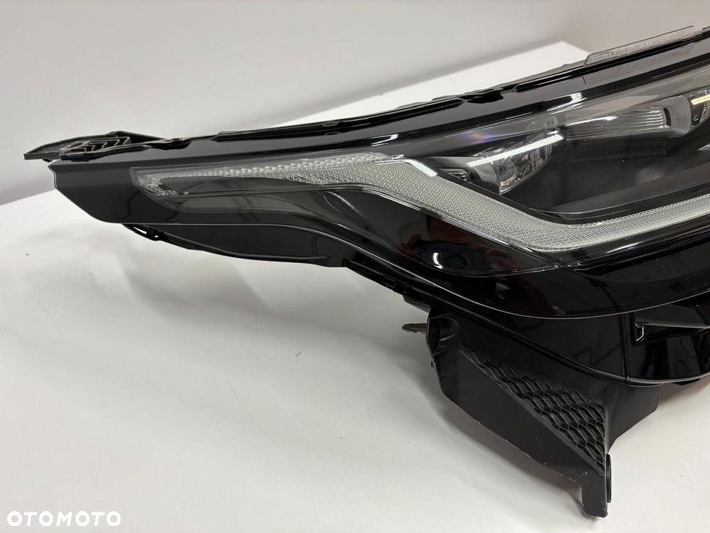 Range Rover Velar L560 Lampa Prawa Przód Przednia M8A2-13W029-LA - 4