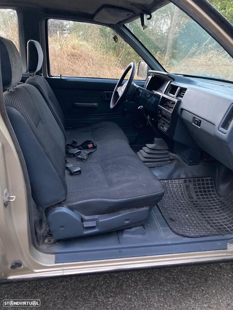 Nissan Pick Up 2.5 D CD - 10