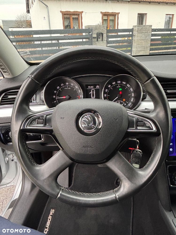 Skoda Superb 2.0 TDI Green tec DSG Elegance - 27