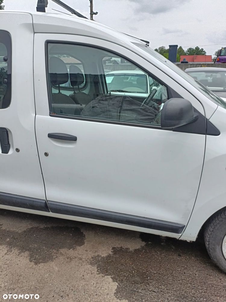 DACIA DOKKER 12-17 2013 r. 0389 drzwi prawy przód prawe przednie PP białe * - 2