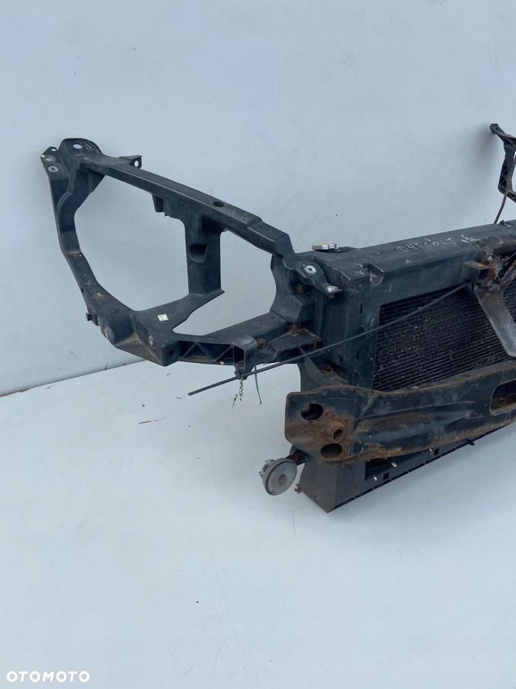 PAS PRZEDNI CHŁODNICA MITSUBISHI COLT 1.3 16V - 2