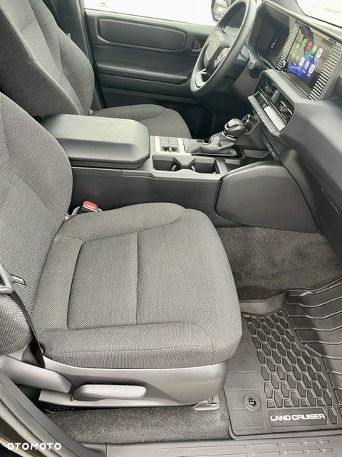 Toyota Land Cruiser - 18
