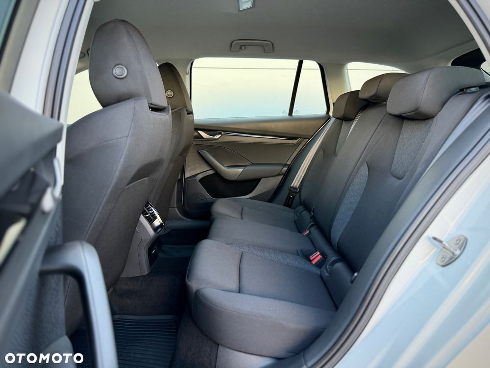 Skoda Octavia 1.5 TSI Essence - 32