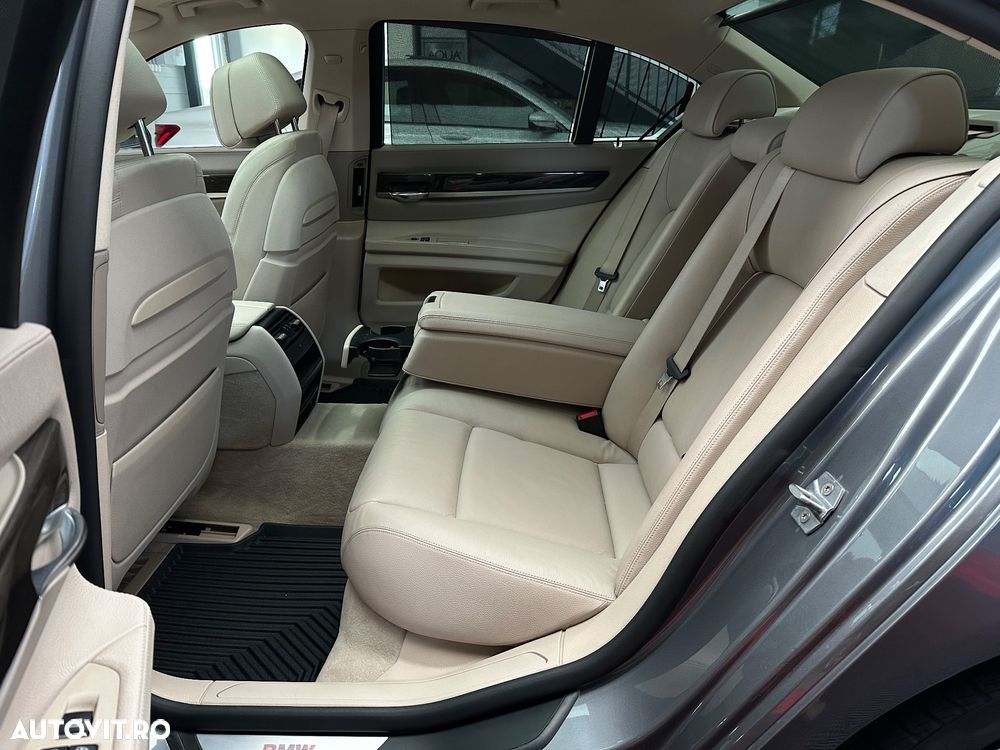 BMW Seria 7 740d xDrive - 21